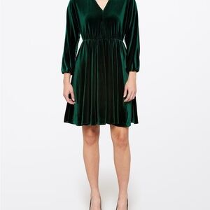 Maggy London Farsee green velvet dress large